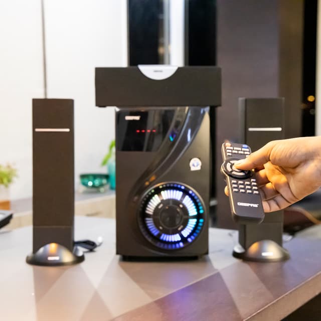 Geepas GMS8522 3.1 Immersive Sound, 40000 Watts PMPO, Booming Bass, 3.5mm Audio, USB, Bluetooth & Multiple Device Inputs - Pc, Ps4, Xbox, Tv, Smartphone, Tablet