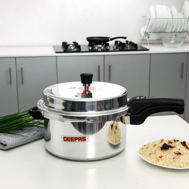 Geepas GPC327 7.5L Stainless Steel Induction Base Pressure Cooker