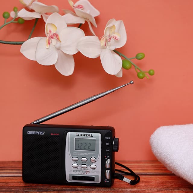 Geepas Digital Receiver/ Radio - FM/AM Radio with 2 Headphone Socket - Enhanced Portable & Timer Auto Start, Digital Display with High Sensitivity Sound - Ideal for Indoor And Outdoor use - 2 Years Warranty