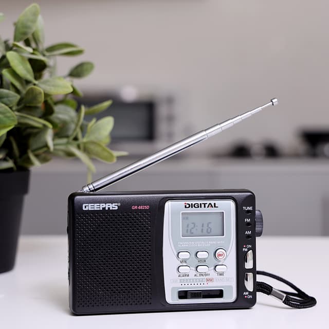Geepas Digital Receiver/ Radio - FM/AM Radio with 2 Headphone Socket - Enhanced Portable & Timer Auto Start, Digital Display with High Sensitivity Sound - Ideal for Indoor And Outdoor use - 2 Years Warranty