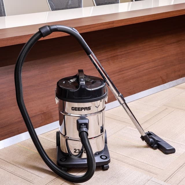 مكنسة كهربائية جيباس  2300 واط 23 لتر بخزان من الفولاذ المقاوم للصدأ Geepas 2300W 2-in-1 Blow and Dry Vacuum Cleaner 23L Powerful Copper Motor