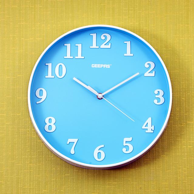 ساعة حائط دائرية جيباس بدون صوت أزرق وأبيض Geepas Wall Clock Silent Non Ticking - SW1hZ2U6MTQ3NjA0