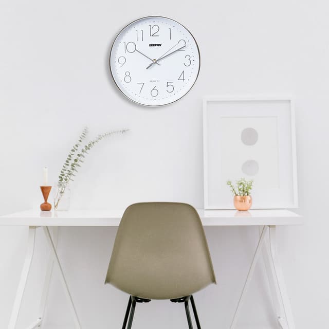 ساعة حائط دائرية جيباس بدون صوت أبيض وفضي Geepas Wall Clock Silent Non Ticking