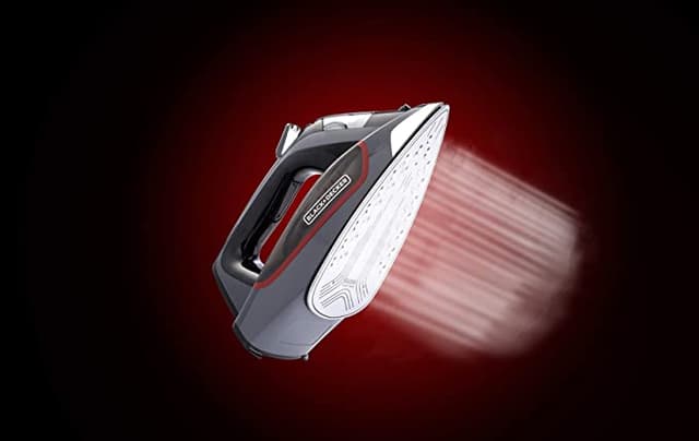 مكواة بخار للملابس 2200 واط Black+Decker Steam Iron Ceramic Soleplate