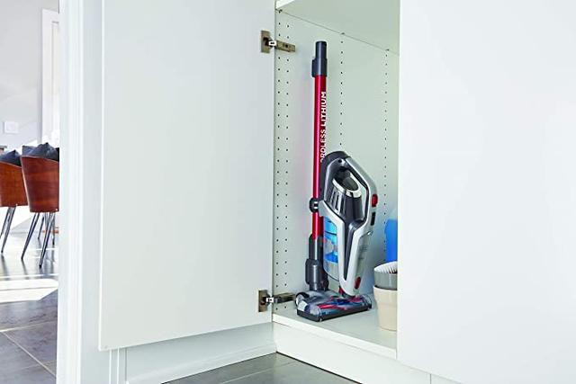 مكنسة يدوية لاسلكية 21.6 فولت Black+Decker  2Ah Li-Ion 500ml 3-in-1 Cordless Stick Vacuum with Jack Plug Charger