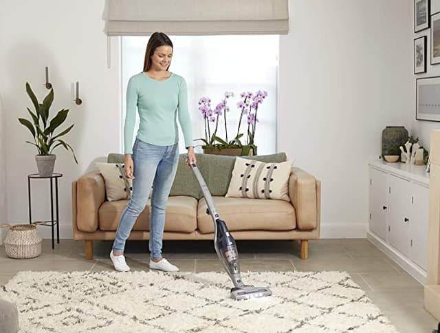 مكنسة يدوية كهربائية لاسلكية 18 فولت بلاك اند ديكرBlack+Decker Vacuum Cleaner