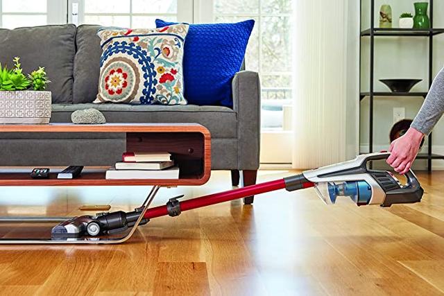 مكنسة يدوية لاسلكية 21.6 فولت Black+Decker  2Ah Li-Ion 500ml 3-in-1 Cordless Stick Vacuum with Jack Plug Charger