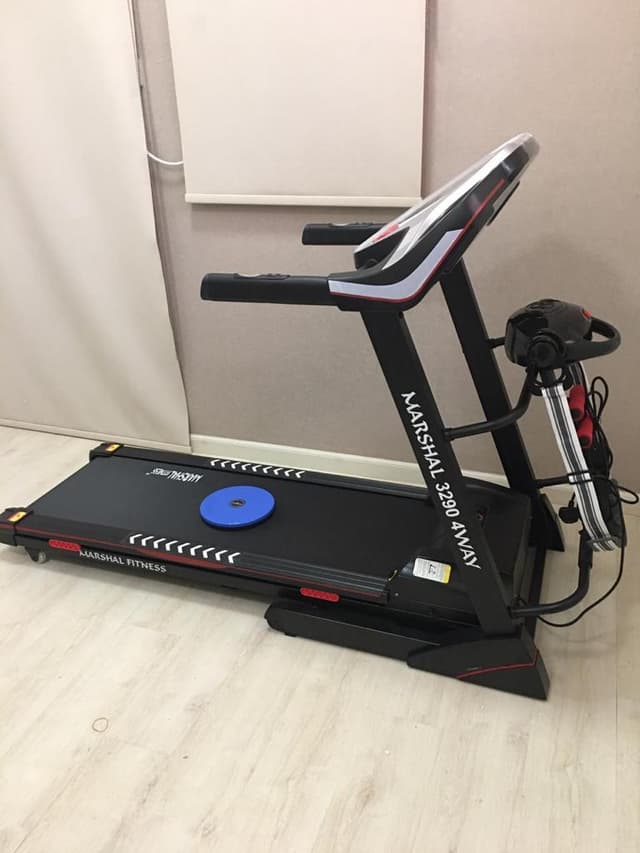 Marshal Fitness treadmill with auto incline function spkt 3291
