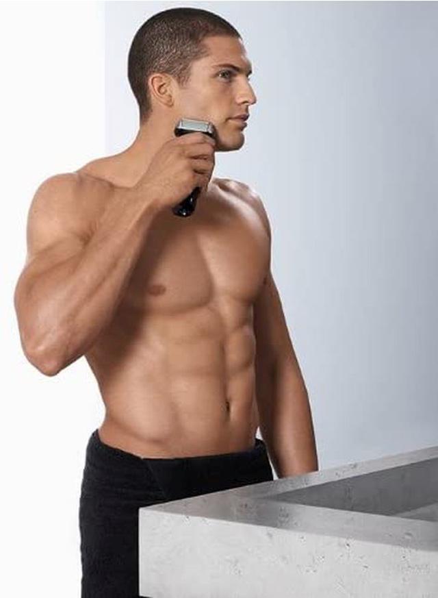 BRAUN Series 5 Electric Shaver With Cleaning Centre Silver/Black