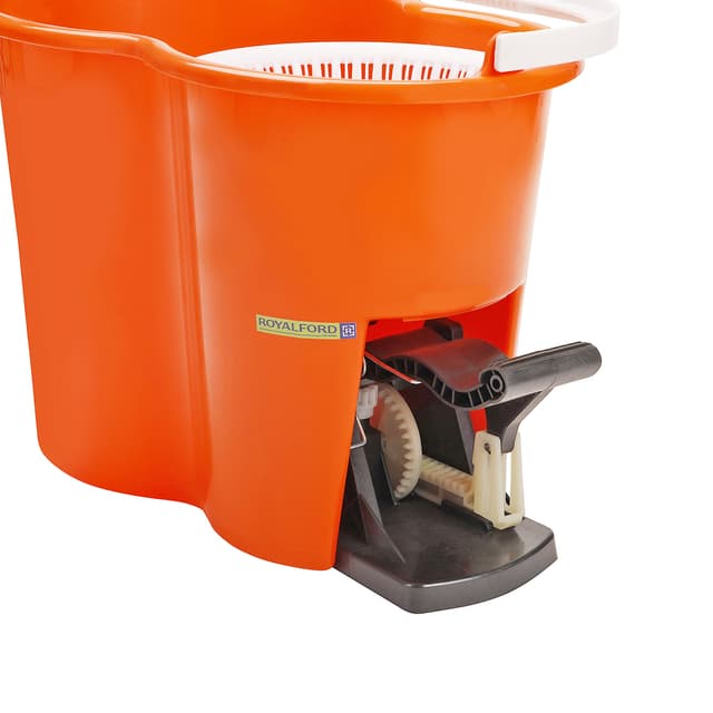 ممسحة ارضيات 360 درجة لون برتقالي من رويال فورد Royalford RF4238 360 Mop and Bucket Set - 175160