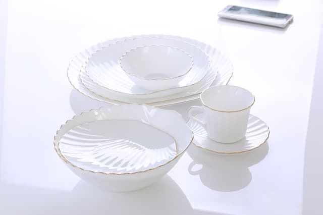 Royalford 40 Piece Dinner Set,Beautiful Shell Design with Gold Rim,Stylish Square Plates,Durable and Economical,Perfect for Dining and Gifting - 185699