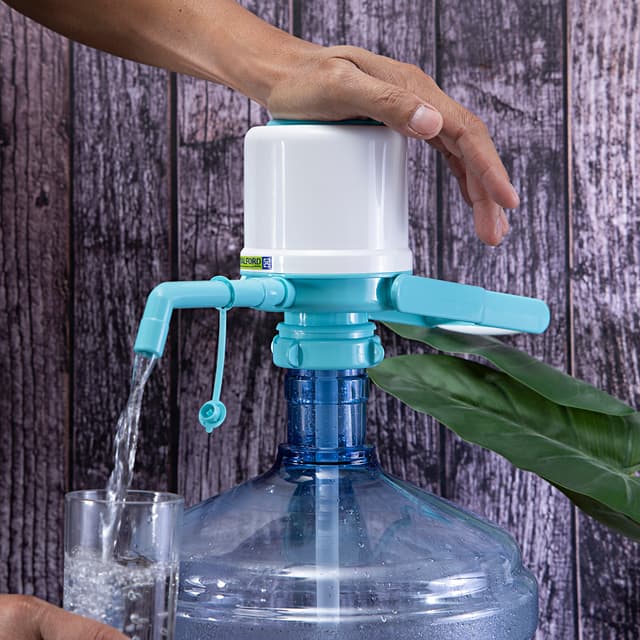 مضخة ماء يدوية للشرب مع قفل رويال فورد Royalford Water Pump