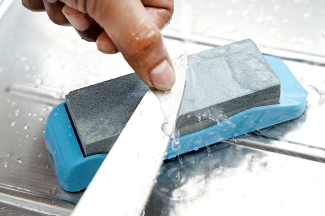 حجر شحذ سكاكين ( مسن سكين ) بوجهين برتقالي Royalford - Grinding Stone Knife Sharpener