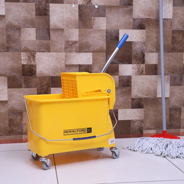 ممسحة مع سطل احترافي 24 لتر من رويال فورد Royalford Professional Mop Wringer 24L - 183890