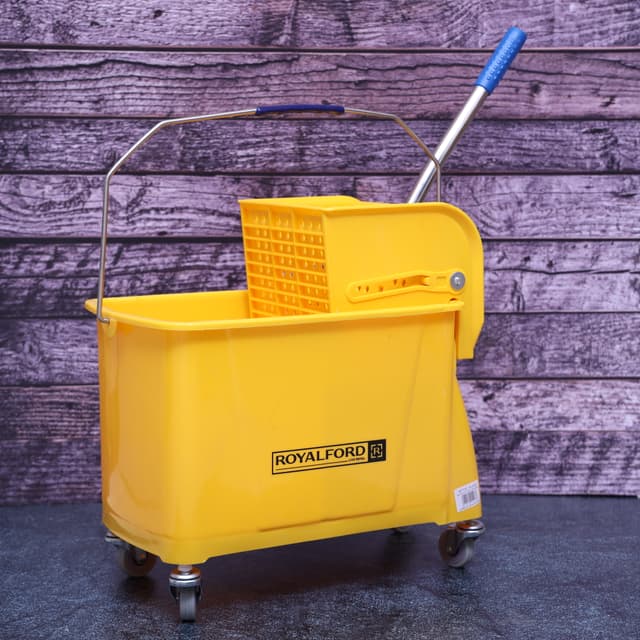 ممسحة مع سطل احترافي 24 لتر من رويال فورد Royalford Professional Mop Wringer 24L - 183893