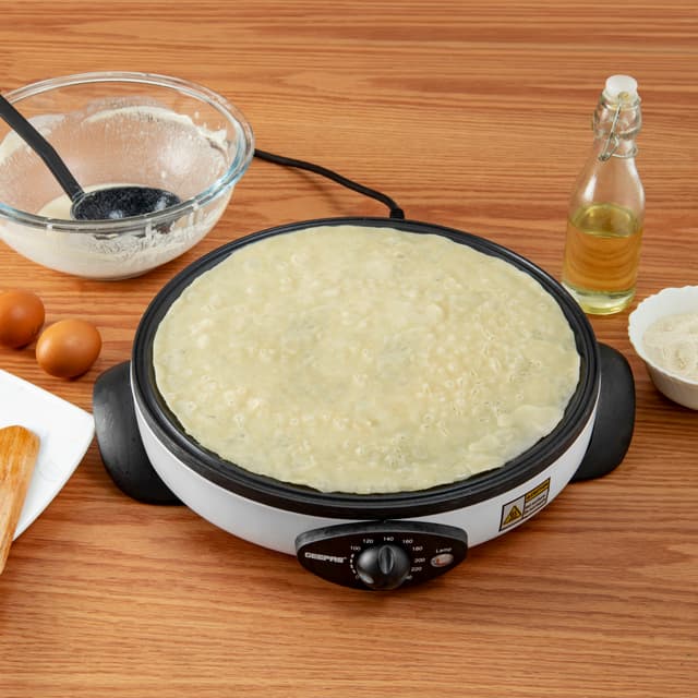 جهاز صنع الكريب باستطاعة 1000 وات و مقاس 33 سم Geepas Crepe Maker, 13" Die-Cast Aluminum Baking Plate