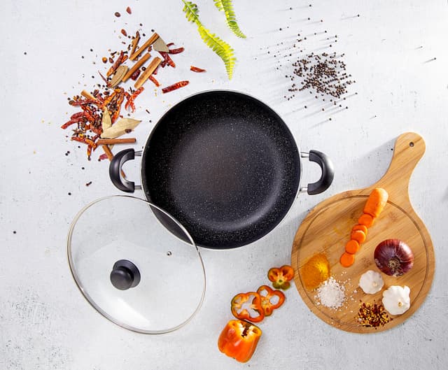 كسرولة غرانيت قياس 28 سم GRANITE COATED ALUMINIUM NON-STICK CASSEROLE - Delcasa