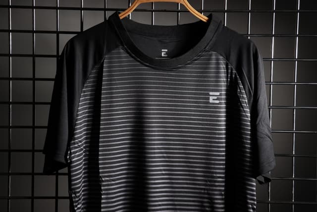 كنزة رجالي نصف كم أسود Men's Sport T-Shirt - Ecka