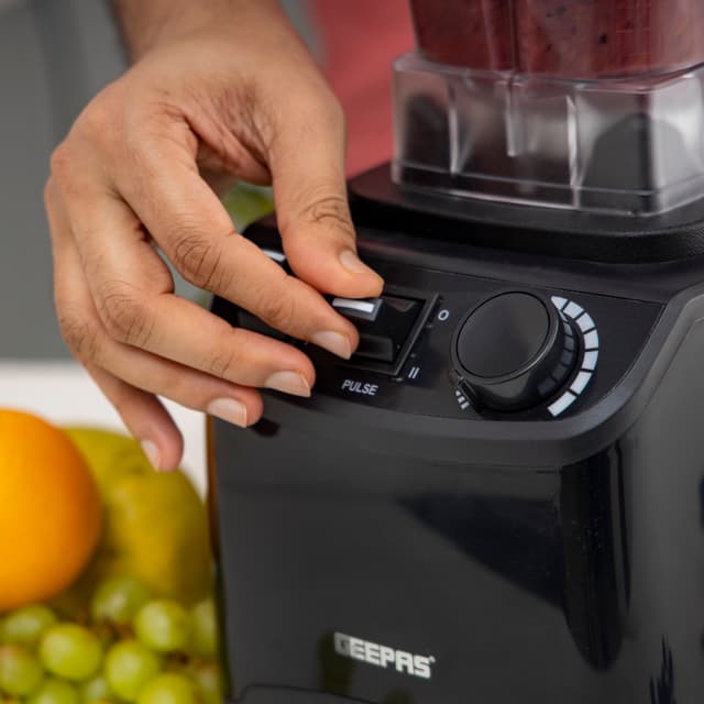 خلاط جيباس الكهربائي 1800 واط 2 لتر Geepas 2L 1800W Single High Speed Blender