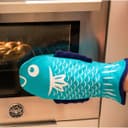 Kikkerland Fish Oven Mitt - Playful Fish Design Mitt, Heat Resistant Oven Glove, Soft Cotton Lining, Machine Washable - Blue