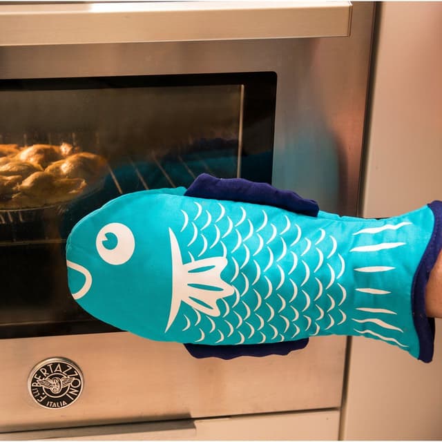Kikkerland Fish Oven Mitt - Playful Fish Design Mitt, Heat Resistant Oven Glove, Soft Cotton Lining, Machine Washable - Blue