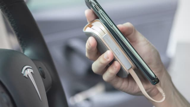 Moshi IonGo 5K Duo Power Bank 5000mAh with Built-in USB C Cable & Lightning Cable [MFi-Certified], Lightweight Portable Battery, Premium Vegan Leather with Magnetic Closure - Fossil Gray