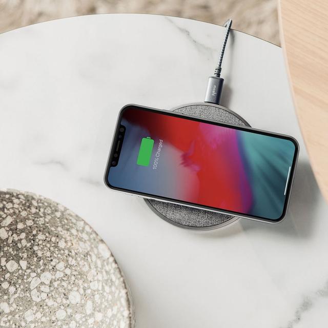 شاحن لاسلكي بقوة 15 واط Otto Q Wireless Charger, Qi Certified, Textured Fabric, Fast-Charging - Moshi - SW1hZ2U6MzYxODk2