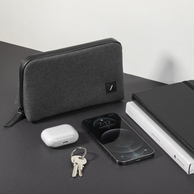 حقيبة قماشية لليد للسفر لون رصاصي STOW LITE Organizer  Lightweight Travel Pouch - Native Union