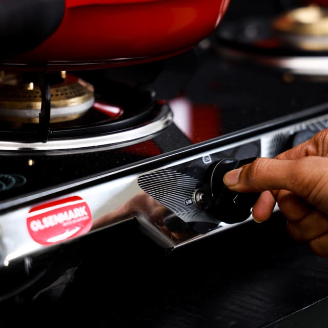 Olsenmark 4 Burner Gas Cooker 7mm Tempered Glass Top - Brass Burner - Auto-Ignition - Thick Pan Support | Bakelite Knobs | Low Gas Consumption | 2 Years Warranty-