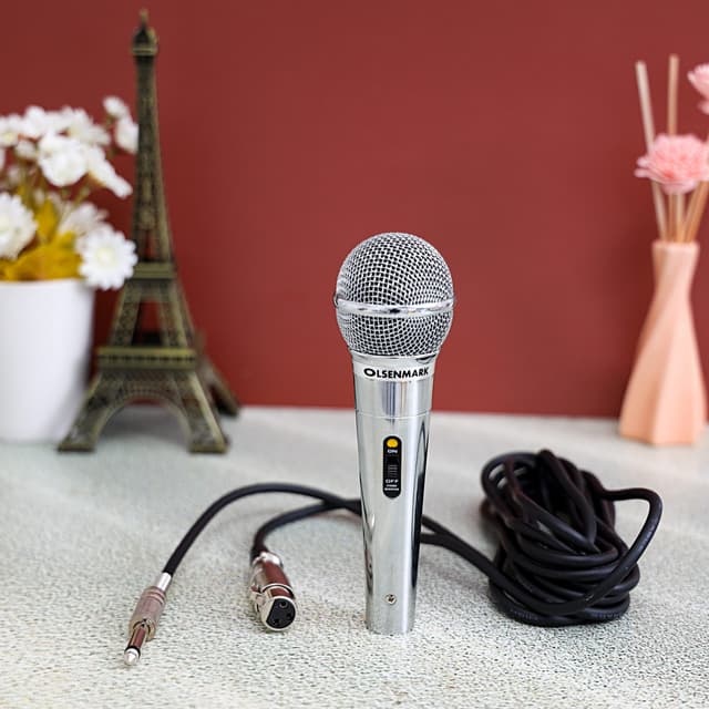 Olsenmark Professional Dynamic Wire Microphone Metal Body Echo