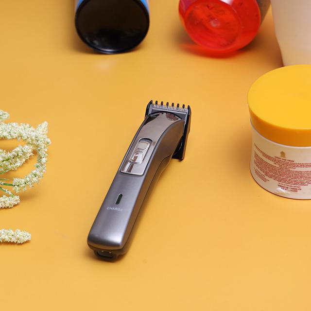 Olsenmark Rechargeable Hair & Beard Trimmer - Cordless Trimmer - Mens Beard And Stubble Trimmer - SW1hZ2U6NDE0MjIz