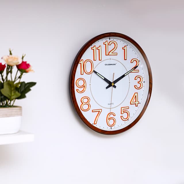 Olsenmark Wall Clock - Large Round Wall Clock, Modern Design - Easy To Read - Round Decorative Wall