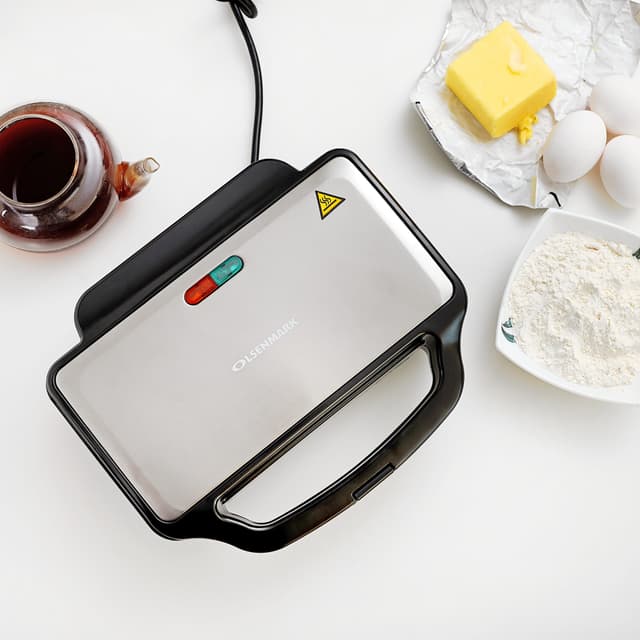 Olsenmark Waffle Maker With Non Stick Coating SkidResistant Feet
