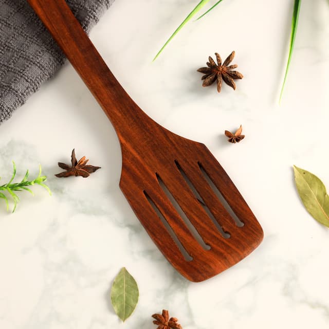 ملعقة تورنر الخشبية 33 سم Royalford - 33CM Wooden Slotted Turner