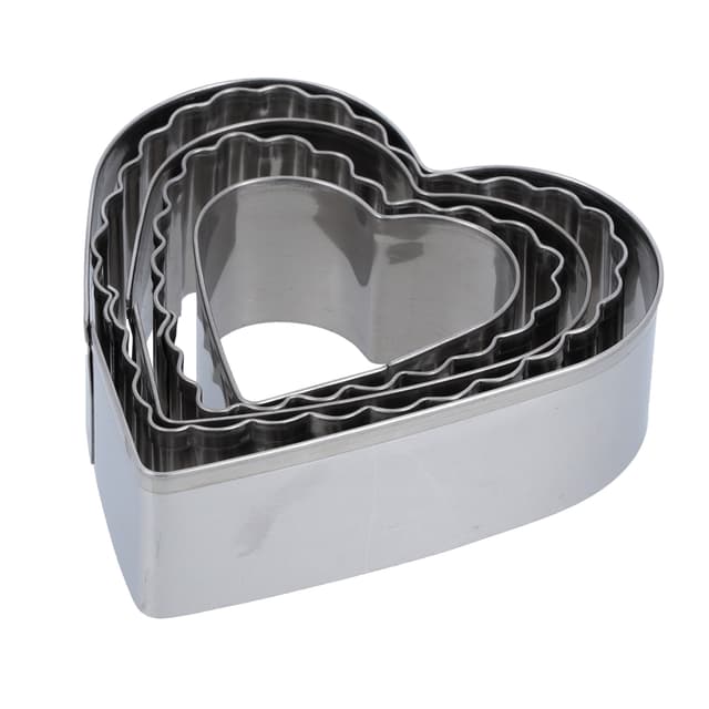 مجموعة قطاعات كوكيز شكل قلب 5 قطع فضي Royalford - 5 Pcs Cookie Cutter , Stainless Steel