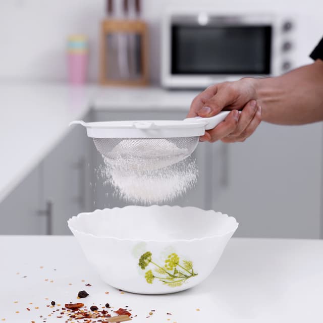 مصفاة شاي معدنية - 6 بوصة  Stainless Steel Tea Strainer - Royalford