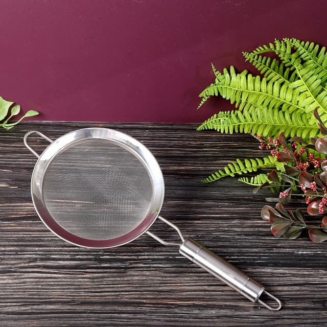 Royalford Stainless Steel Tea Strainer, 15.2 CM Premium Fine Mesh Tea