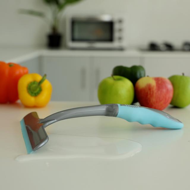 Royalford Plastic Hand Wiper - Multipurpose Glass Cleaning Hand Wiper With Rubber Blade For Home - SW1hZ2U6MzkzNDU3