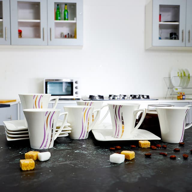 طقم فناجين القهوة بأطباق مربعة 12 قطعة من رويال فورد Royalford Bone China Square Cup & Saucer Set