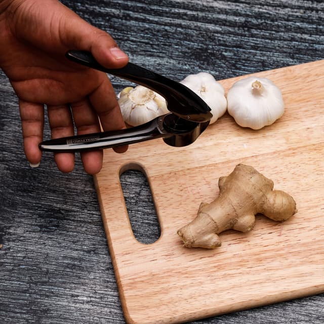 عصارة الثوم Garlic Press Ginger Crusher - Royalford
