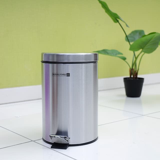 سلة مهملات ستانلس ستيل مع دواسة رويال فورد Royalford Stainless Steel Pedal Bin, 7L