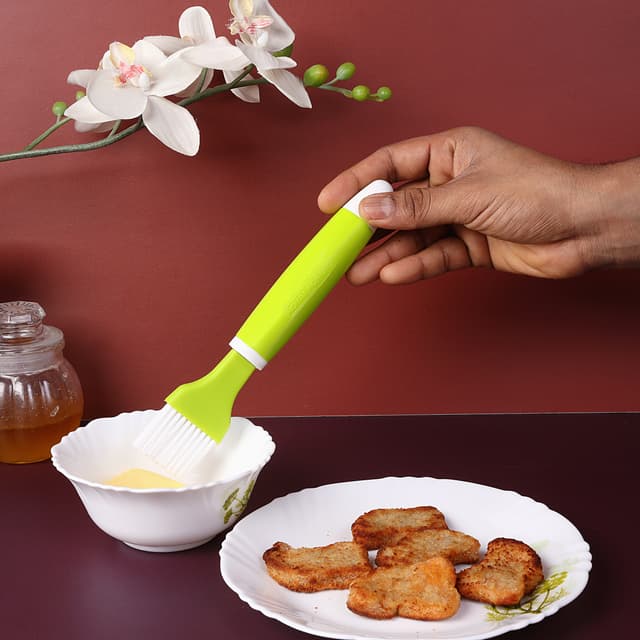 فرشاة مطبخ لدهن البيض نايلون Royalford - Kitchen Brush