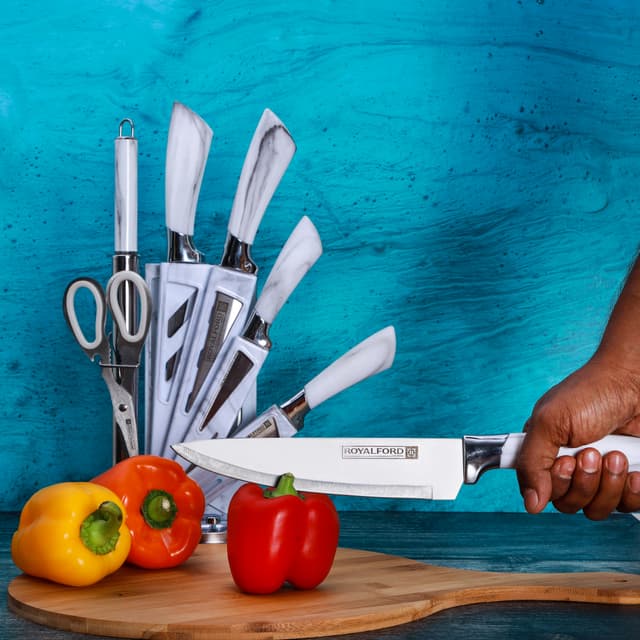 طقم سكاكين ستانلس ستيل 8 قطع | Royalford Kitchen Knife Set With Rotating Knife Block