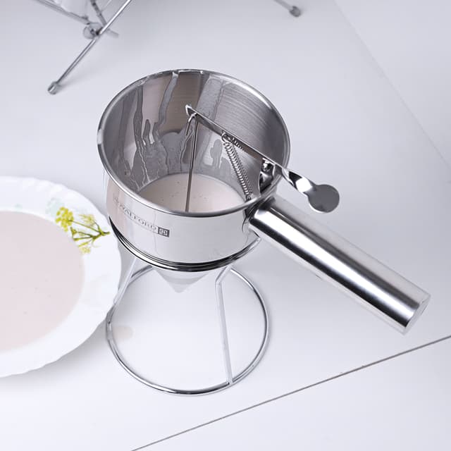 قمع الحلويات (موزع خليط الحلويات) Royalford Batter Dispenser