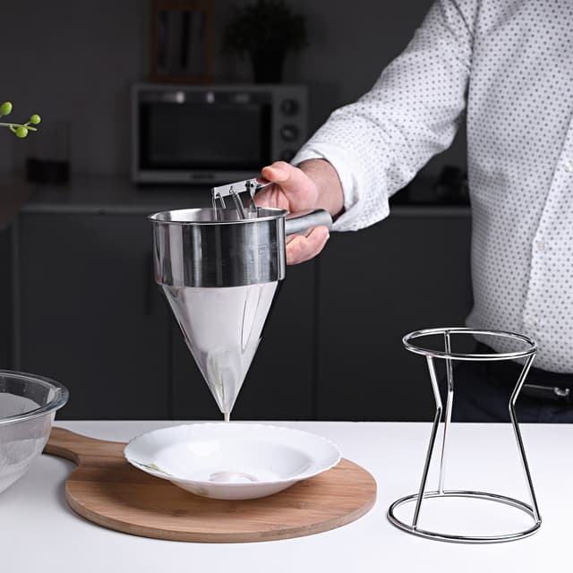 قمع الحلويات (موزع خليط الحلويات) Royalford Batter Dispenser