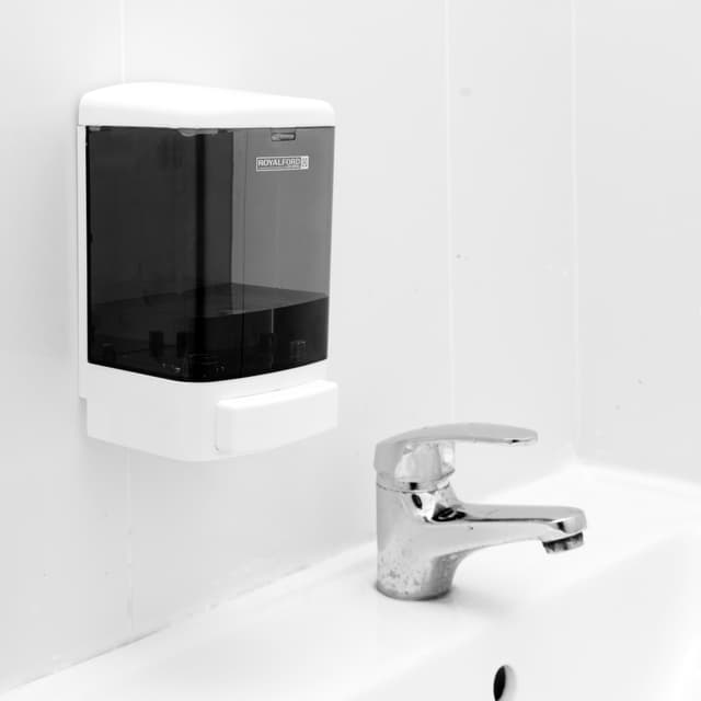 علبة صابون سائل للحائط (ذات زر ميكانيكي) Royalford Liquid Soap Dispenser