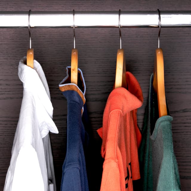 طقم علاقات ملابس خشبية - 4 قطع Rotating Wooden Hanger Set - Royalford