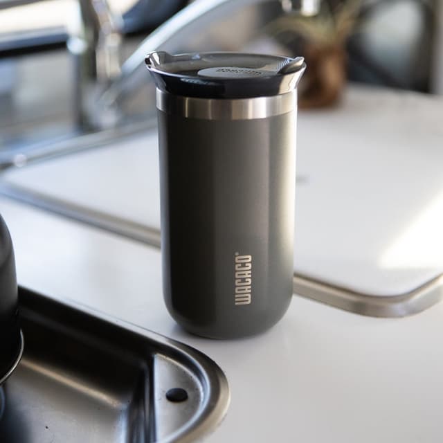 كوب حافظ حرارة بسعة 300 ملل رمادي OCTAROMA Vacuum Insulated Mug من Wacaco