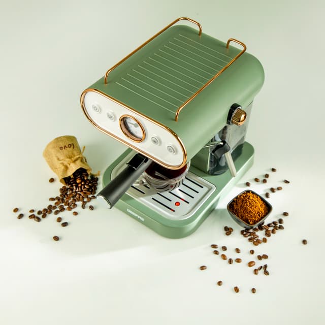 Geepas 3-in-1 Espresso Coffee Maker,1.0L Capacity, GCM41514 - Capsule System, With Thermometer,19 Bar Pump Pressure, Nespresso Compatible, Dolce Gusto Capsule, Coffee Powder Compatible, 2 Years Warranty