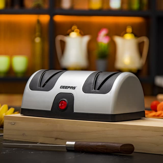 جهاز سن (شحذ) السكاكين الكهربائي باستطاعة 40 وات Geepas Electric Knife Sharpener